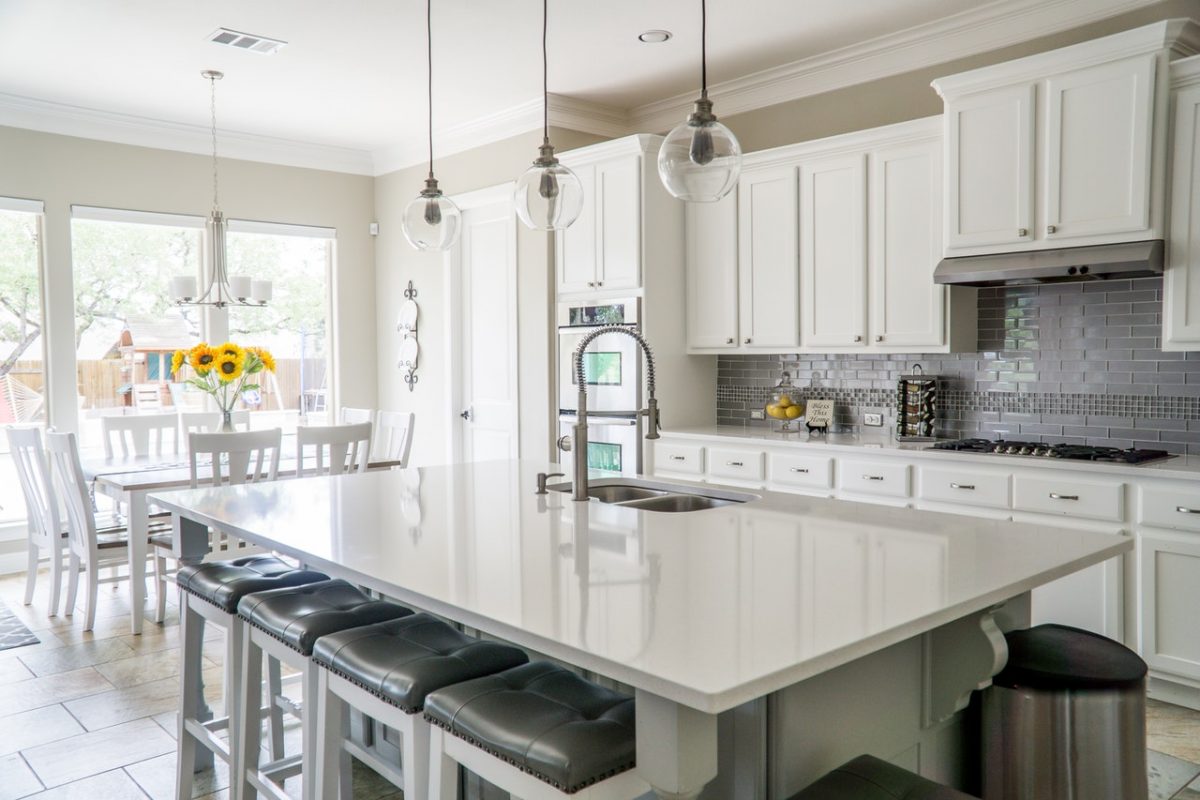 White kitchen – design ideas