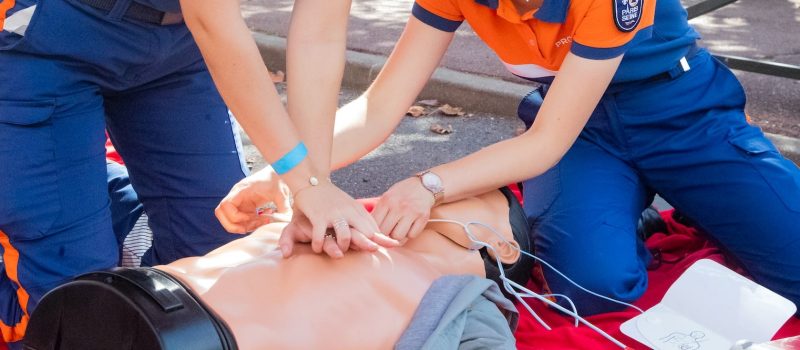 How a Basic Life Support Course can Teach You to Save Lives