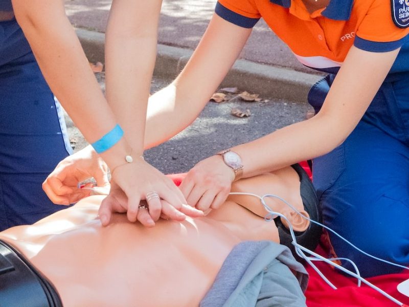 How a Basic Life Support Course can Teach You to Save Lives