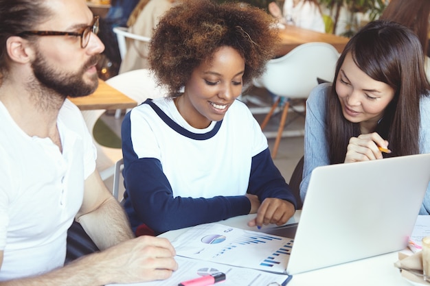 Empowering Financial Professionals Through Online Learning Platforms